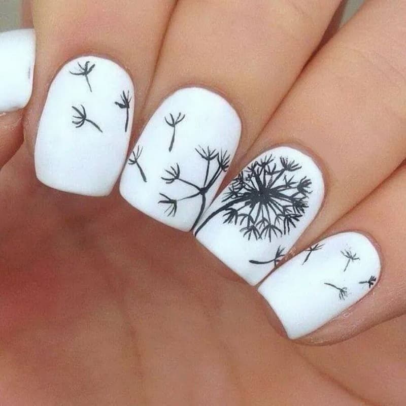 Mẫu nail hoa bồ công anh vừa là tuổi thơ của những đứa trẻ tinh nghịch, vừa là câu chuyện tình lãng mạn