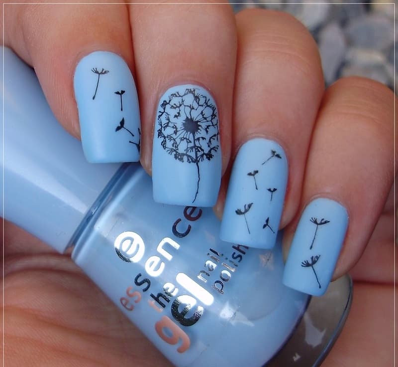 Mẫu nail hoa bồ công anh vừa là tuổi thơ của những đứa trẻ tinh nghịch, vừa là câu chuyện tình lãng mạn