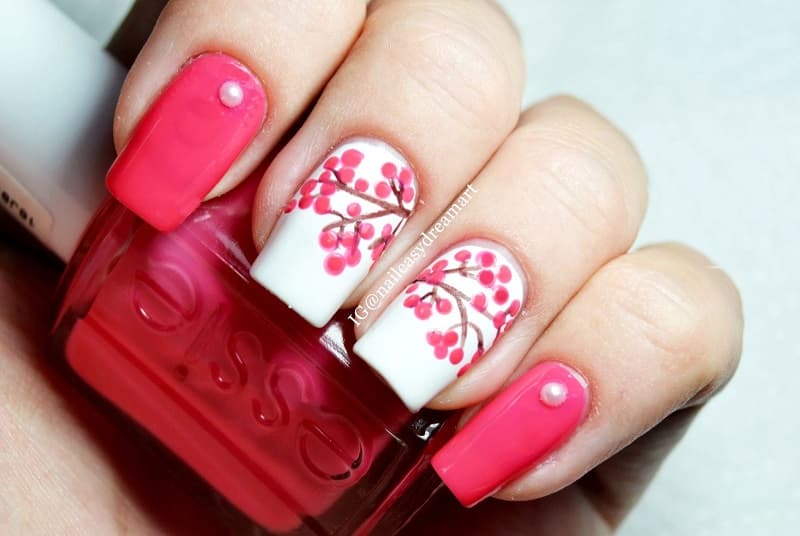Nail hoa đào khoe sắc giữa mùa xuân rực rỡ