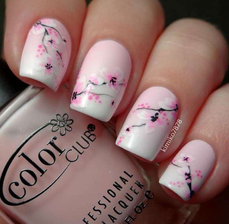 Nail hoa đào khoe sắc giữa mùa xuân rực rỡ