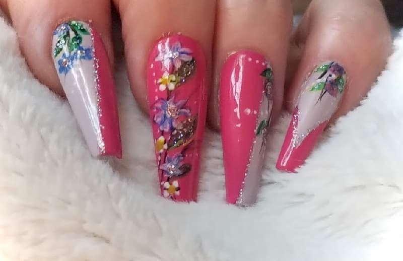 Mẫu nail dài vuông tạo điểm nhấn cá tính đặc biệt