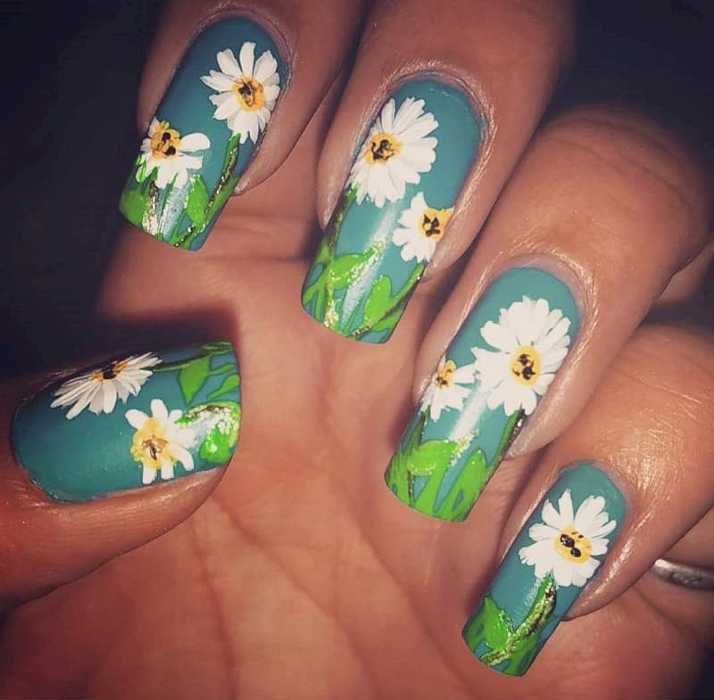 Mẫu nail dài vuông tạo điểm nhấn cá tính đặc biệt