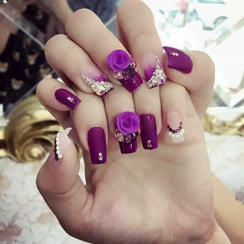Nail hoa nổi 3D sang chảnh quý phái