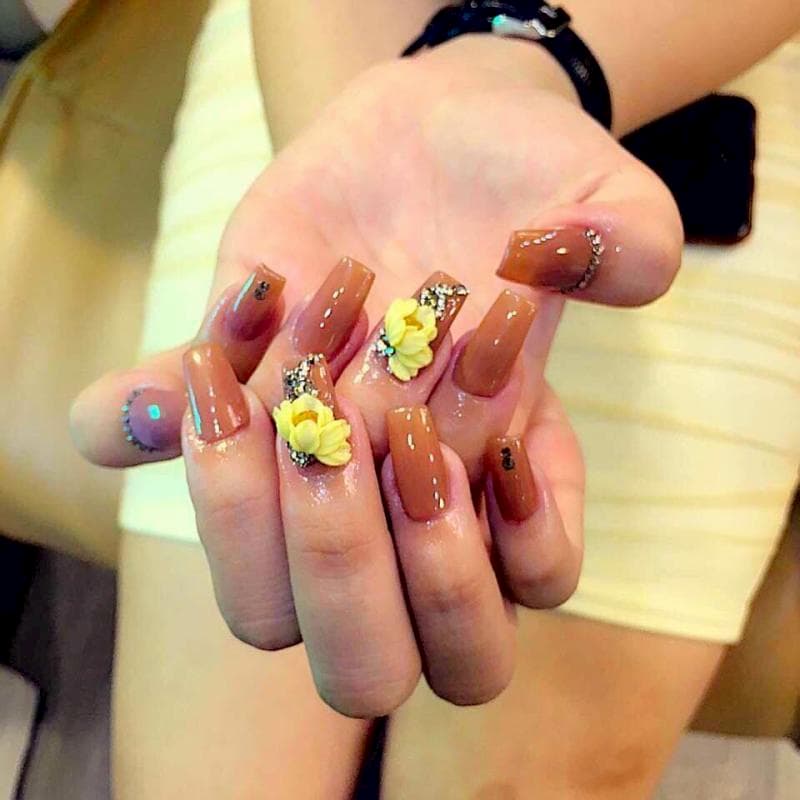 Nail hoa nổi 3D sang chảnh quý phái