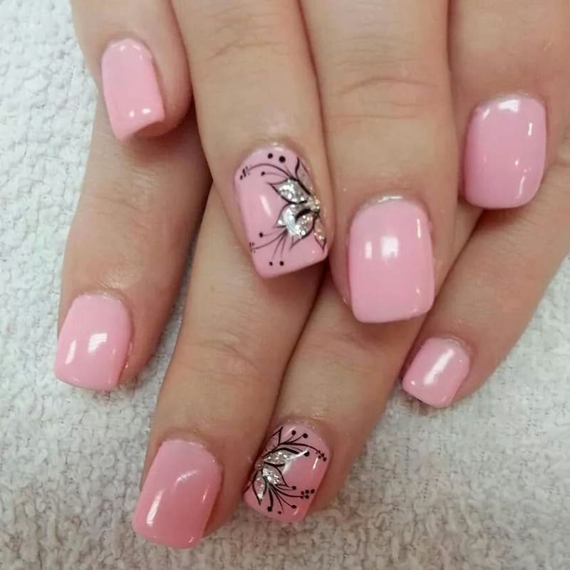 Nail hoa tone hồng mỏng manh dịu nhẹ