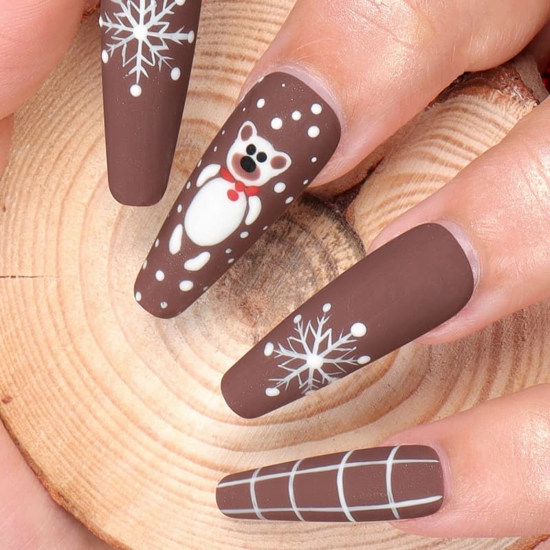 Nail hoa tuyết tone nâu ngọt ngào và quyến rũ