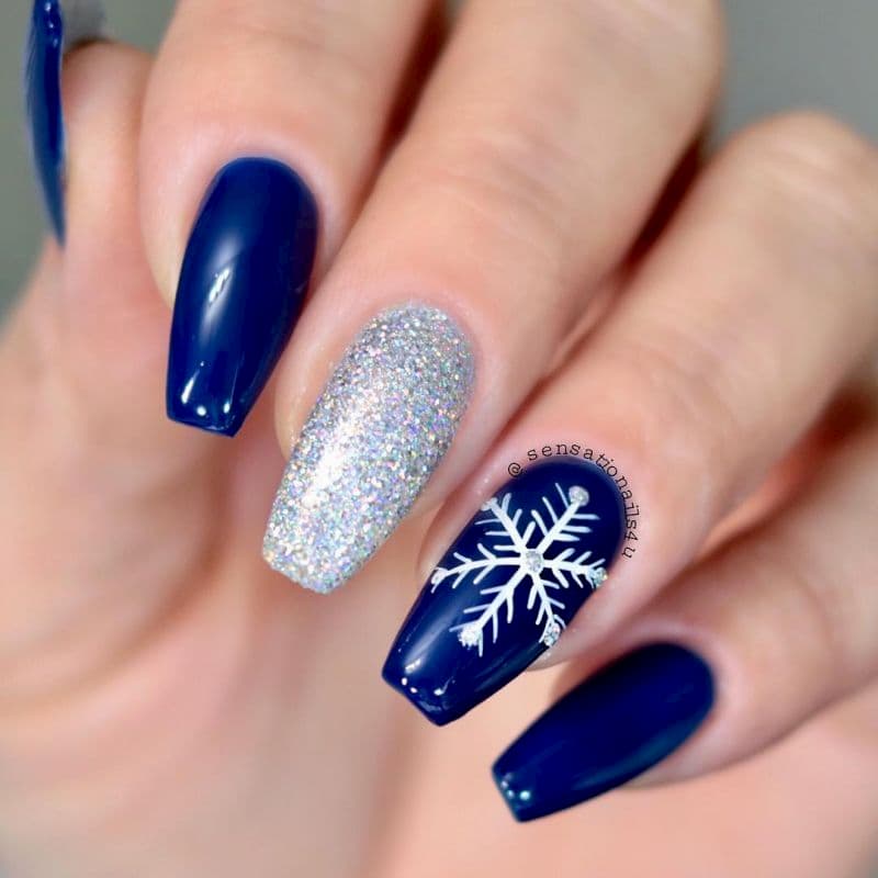 Nail hoa tuyết tone xanh dịu dàng mát lành và an bình
