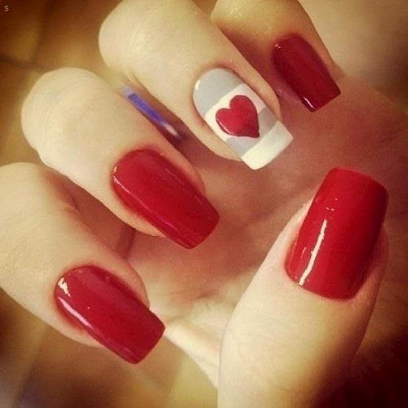Mẫu nail màu đỏ vẽ hình dễ thương