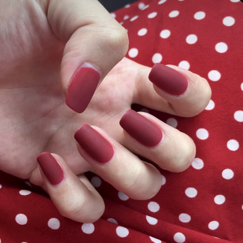 Mẫu nail màu đỏ lì