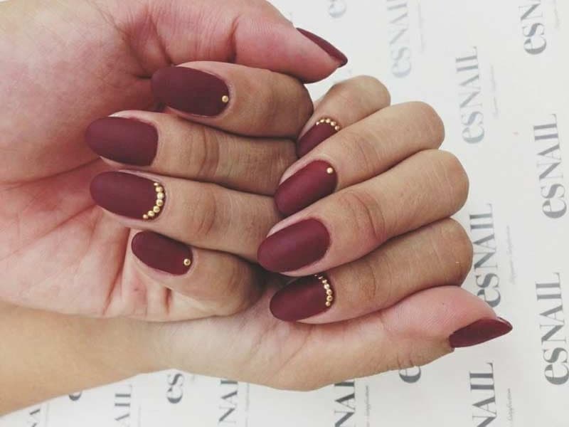 Mẫu nail màu đỏ lì