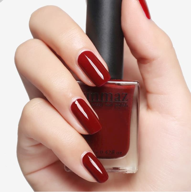 Mẫu nail màu đỏ rượu sang trọng quý phái