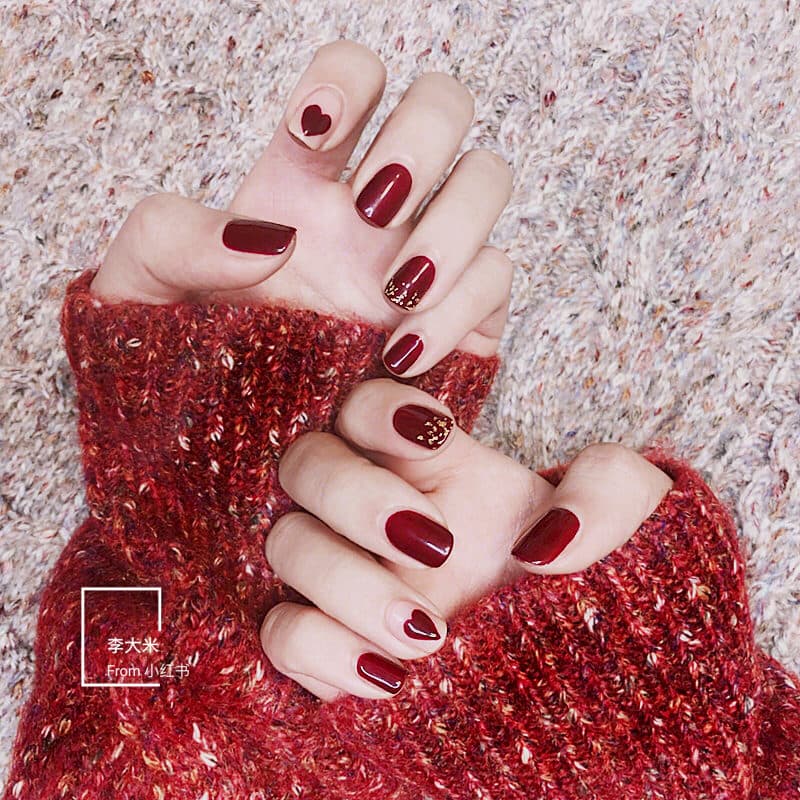 Mẫu nail màu đỏ rượu sang trọng quý phái