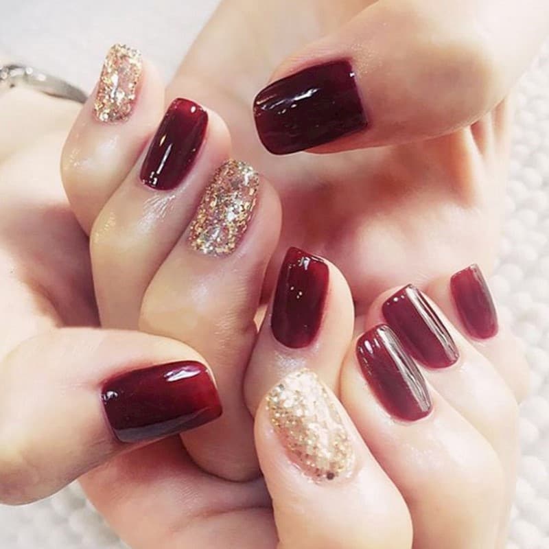 Mẫu nail màu đỏ rượu sang trọng quý phái