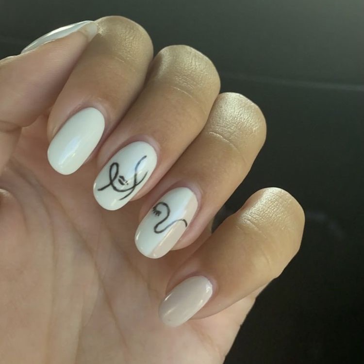 Mẫu nail màu trắng đơn giản cho noel