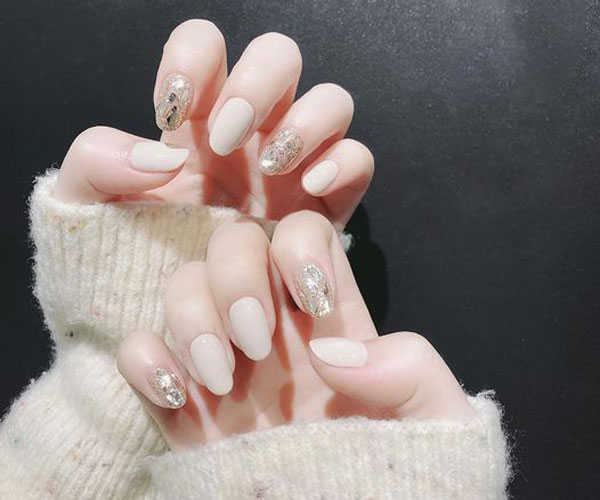 nail màu trắng sữa 
