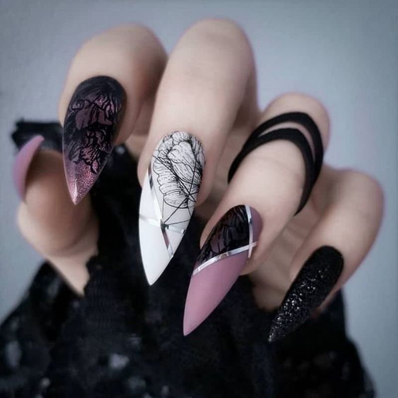 Nail móng nhọn thường được thiết kế độc đáo dành riêng cho cô nàng cá tính