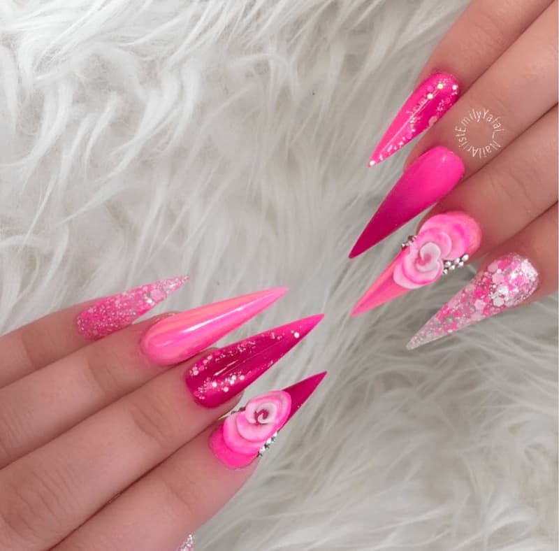 Nail móng nhọn họa tiết hoa mang nét cổ điển thùy mị