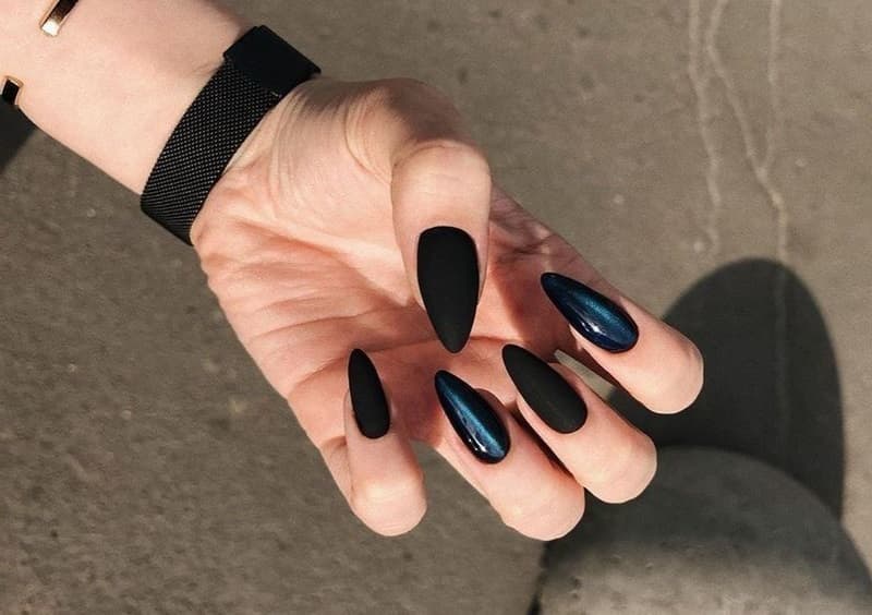 Nail móng nhọn màu đen hấp dẫn cuốn hút