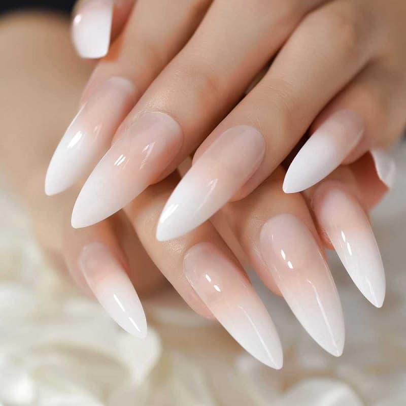 Nail móng nhọn màu nude thời thượng