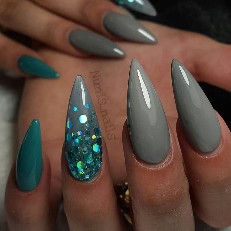 Nail móng nhọn màu xám hiện đại