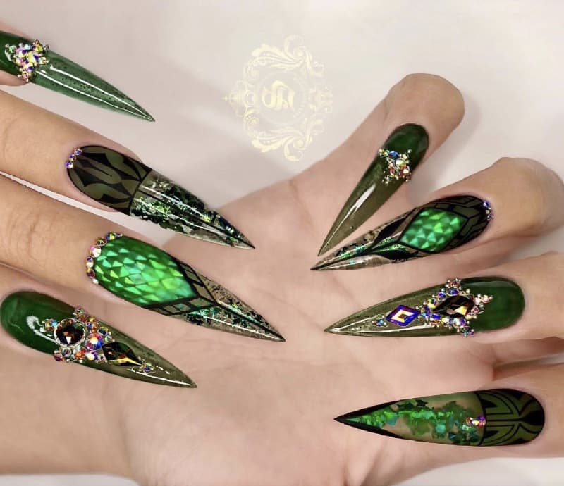 Nail móng nhọn ngọc bích đẳng cấp quý phái