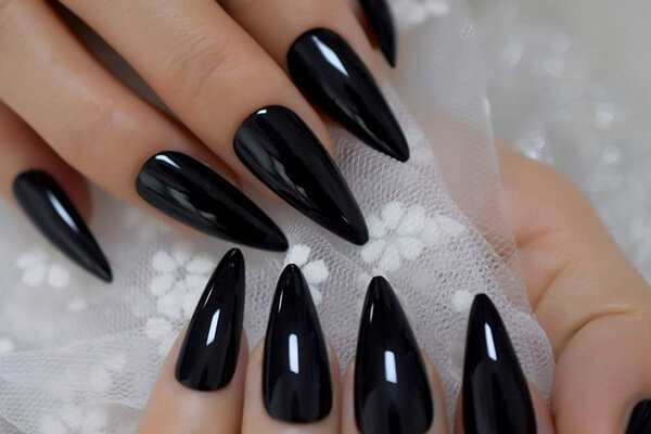 nail nhọn đen xinh