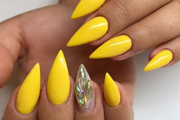 nail nhọn vàng xinh