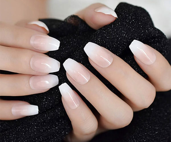nail ombre trắng xinh