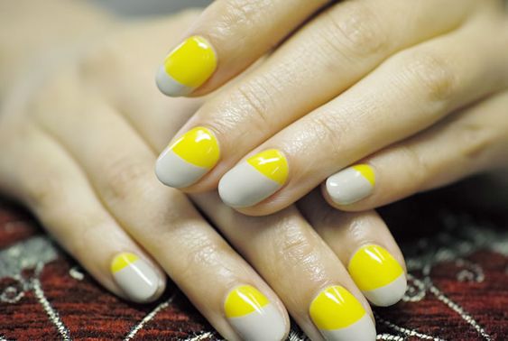 Nail màu vàng pastel