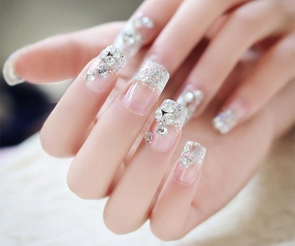 nail trắng kim tuyến đính đá