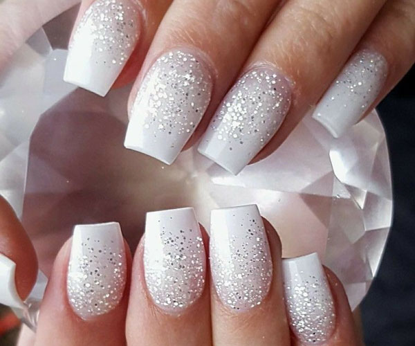 nail trắng kim tuyến lấp lánh