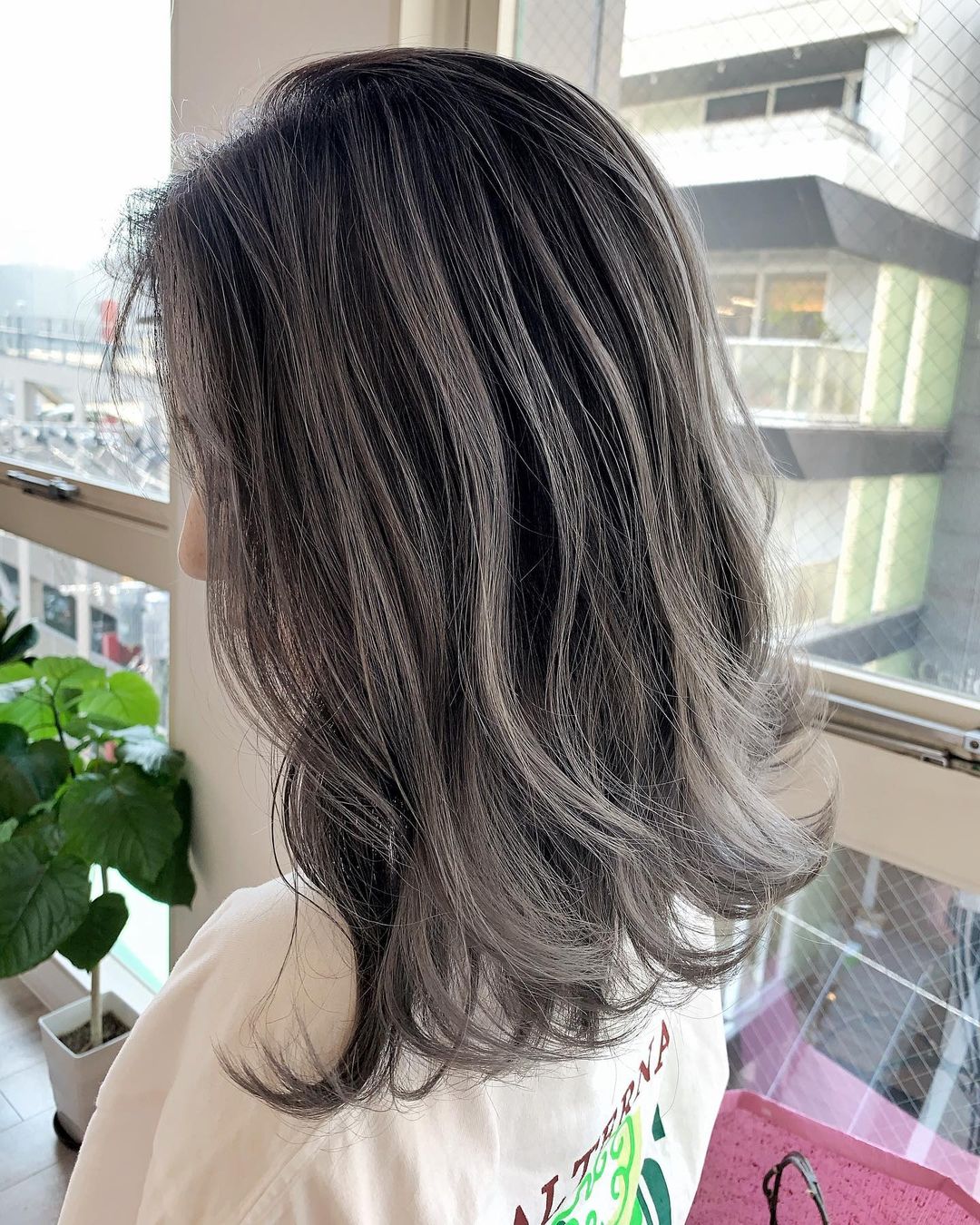 4 màu tóc highlight là trend của mùa lạnh, đã không kén da còn giúp nâng tông trắng sáng hiệu quả