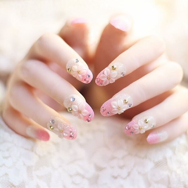 những mẫu nail hoa nổi