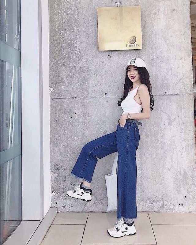 Quần jean ống rộng phối với giày gì - Đồng phục Action