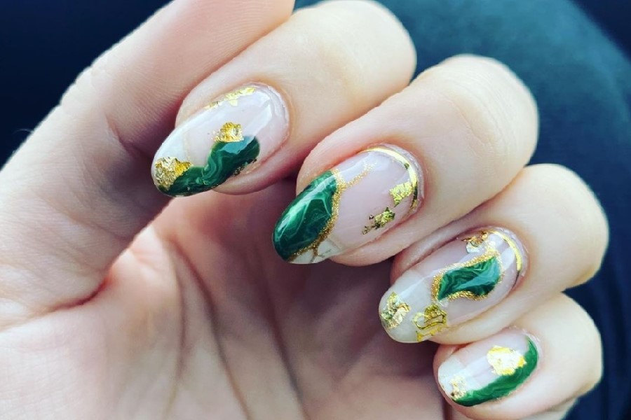 Mẫu nail độc đáo và sang chảnh với xanh ngọc bích