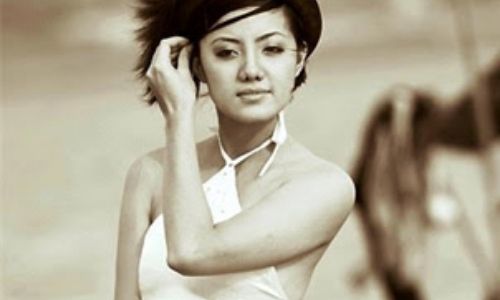 Áo yếm cổ nhạn