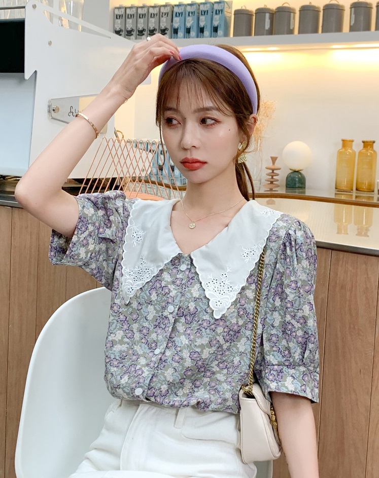 A258 : Áo voan hoa cổ búp bê đục lỗ hoa - yishop.com.vn