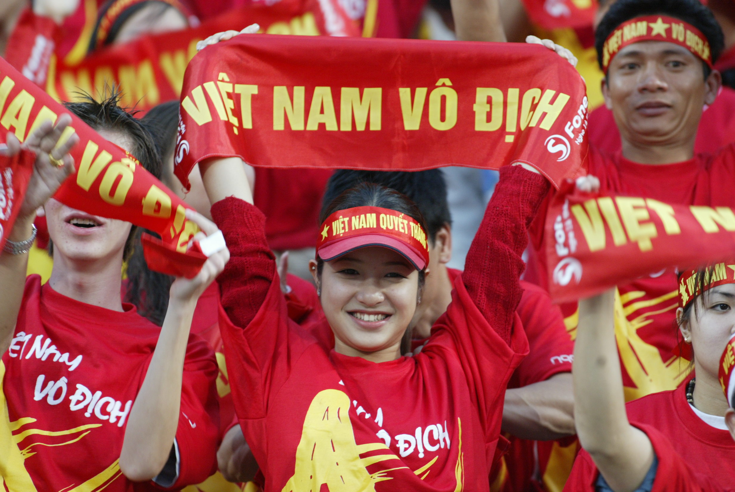 In băng rôn cổ vũ giá rẻ và cách sử dụng - Cây Cổ Vũ