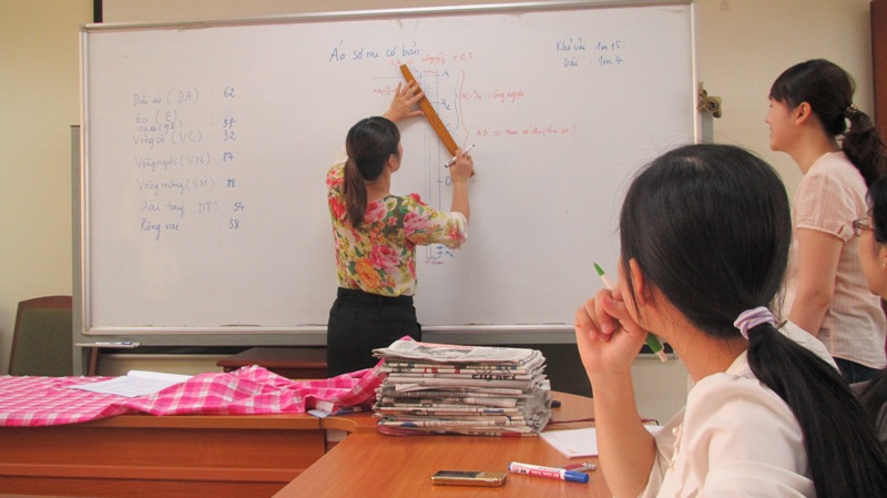 HỌC CẮT MAY CƠ BẢN TẠI REN - RICH