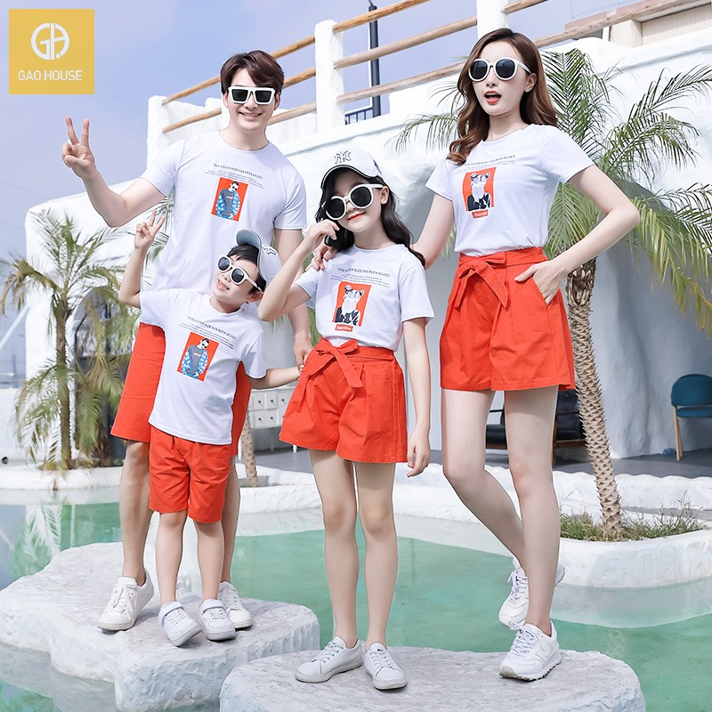 mẫu quần áo gia đình mùa hè 3 người màu trắng Gạo House