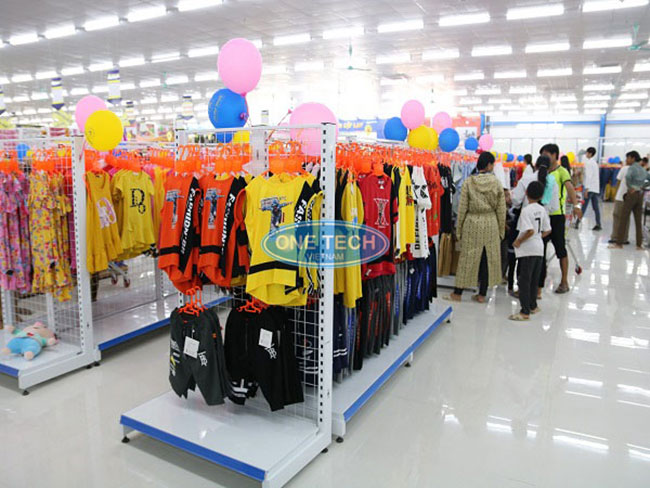 Kệ bày quần áo trẻ em dạng móc treo