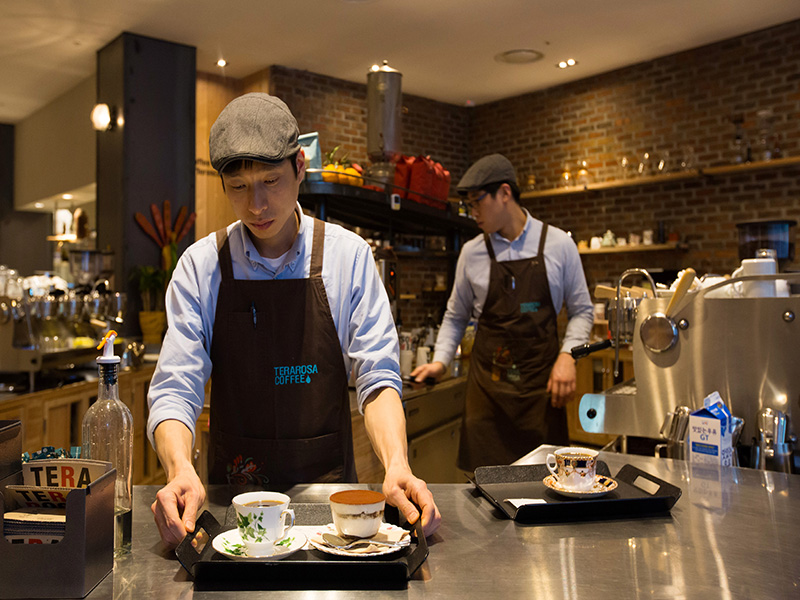 Làm sao để quán cafe hút khách - Cà phê rang xay
