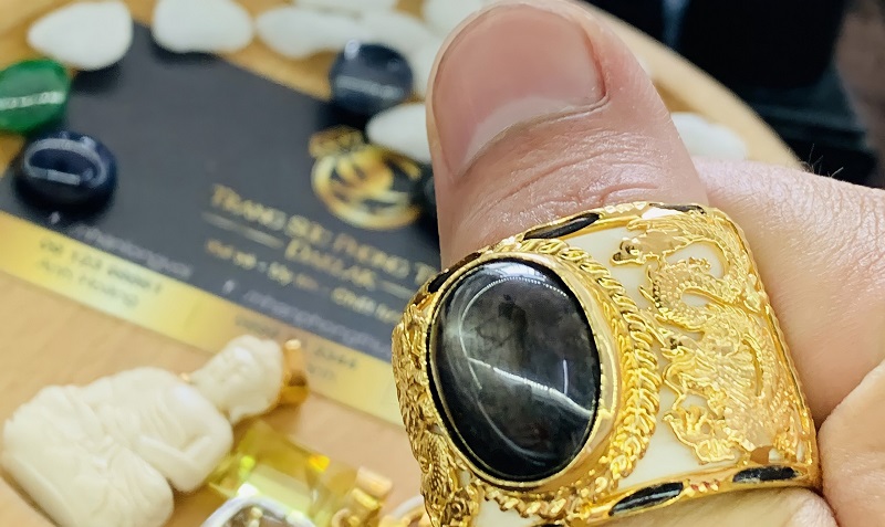 Cách đeo nhẫn phong thuỷ nam mệnh Mộc
